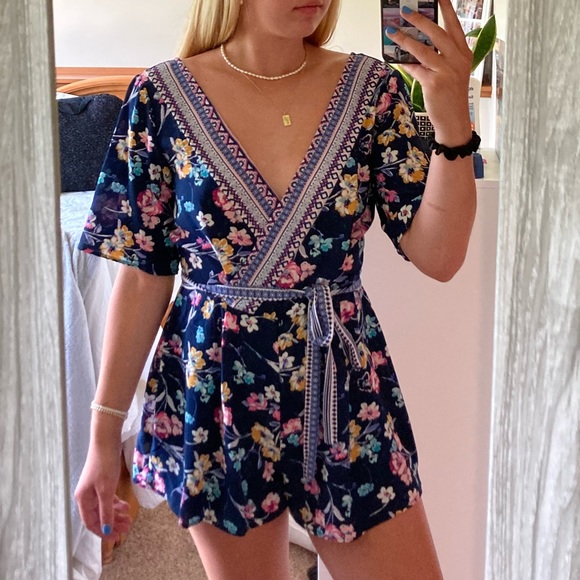 Floral Tie Waist Romper - Picture 3 of 4